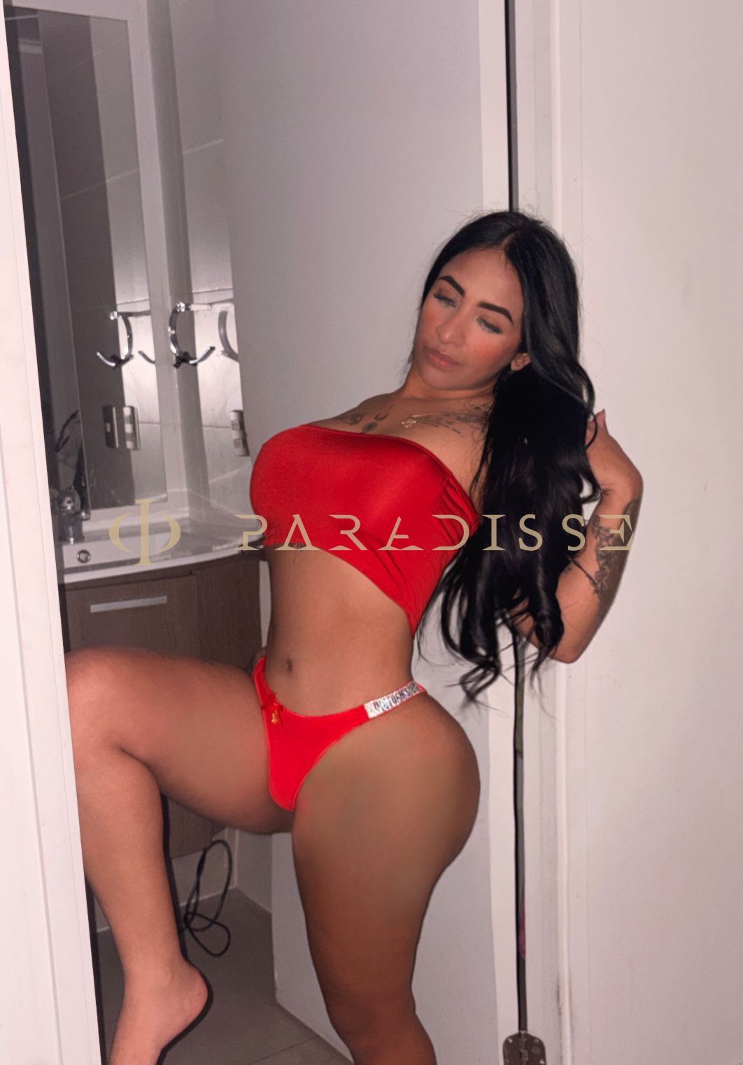 Escorts VIP Paradisse - Cristal